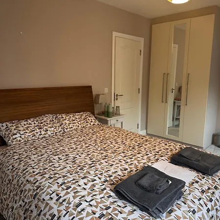 Cozy Modern With Scenic Views In Homestay Cork